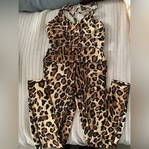Athletic Cheetah Print set